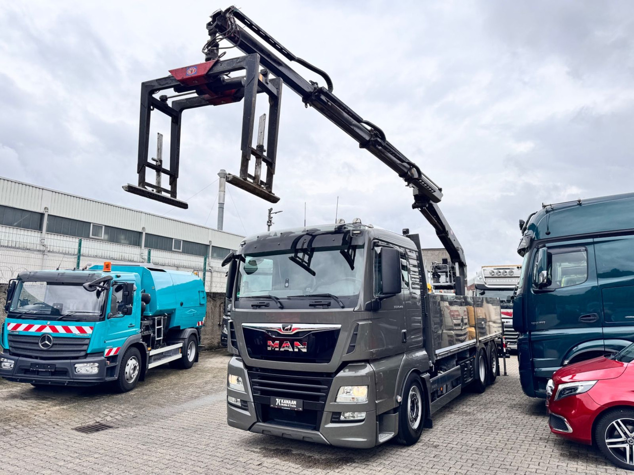 MAN 26.460 TGX Baustoffkran HMF 2110-L3 - 起重车:图4 MAN 26.460 TGX Baustoffkran HMF 2110-L3 - 起重车:图4