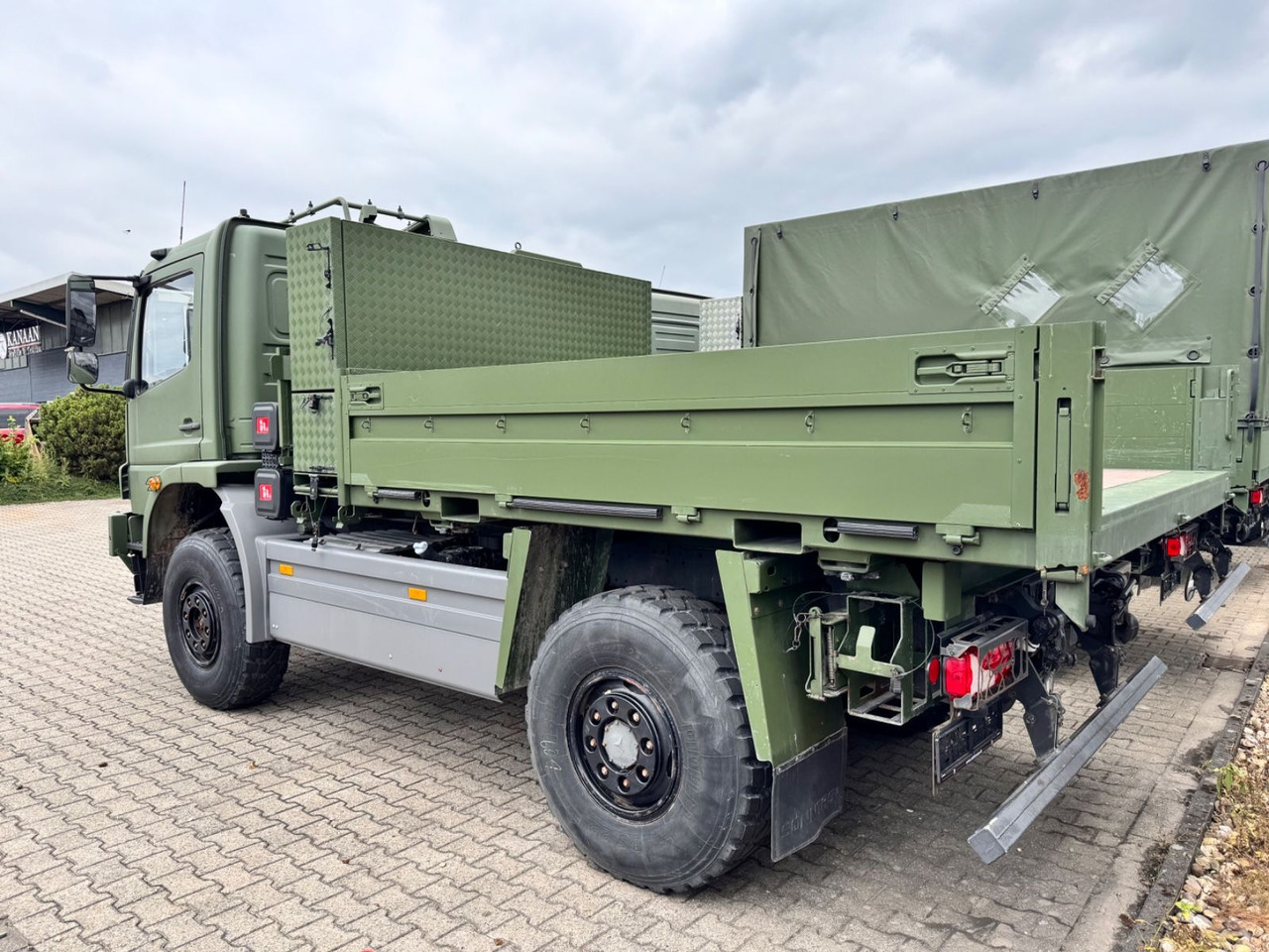 Mercedes-Benz 1018 Atego 4x4 Allrad Camper Expedition - 集装箱运输车/ 可拆卸车身的卡车:图3 Mercedes-Benz 1018 Atego 4x4 Allrad Camper Expedition - 集装箱运输车/ 可拆卸车身的卡车:图3