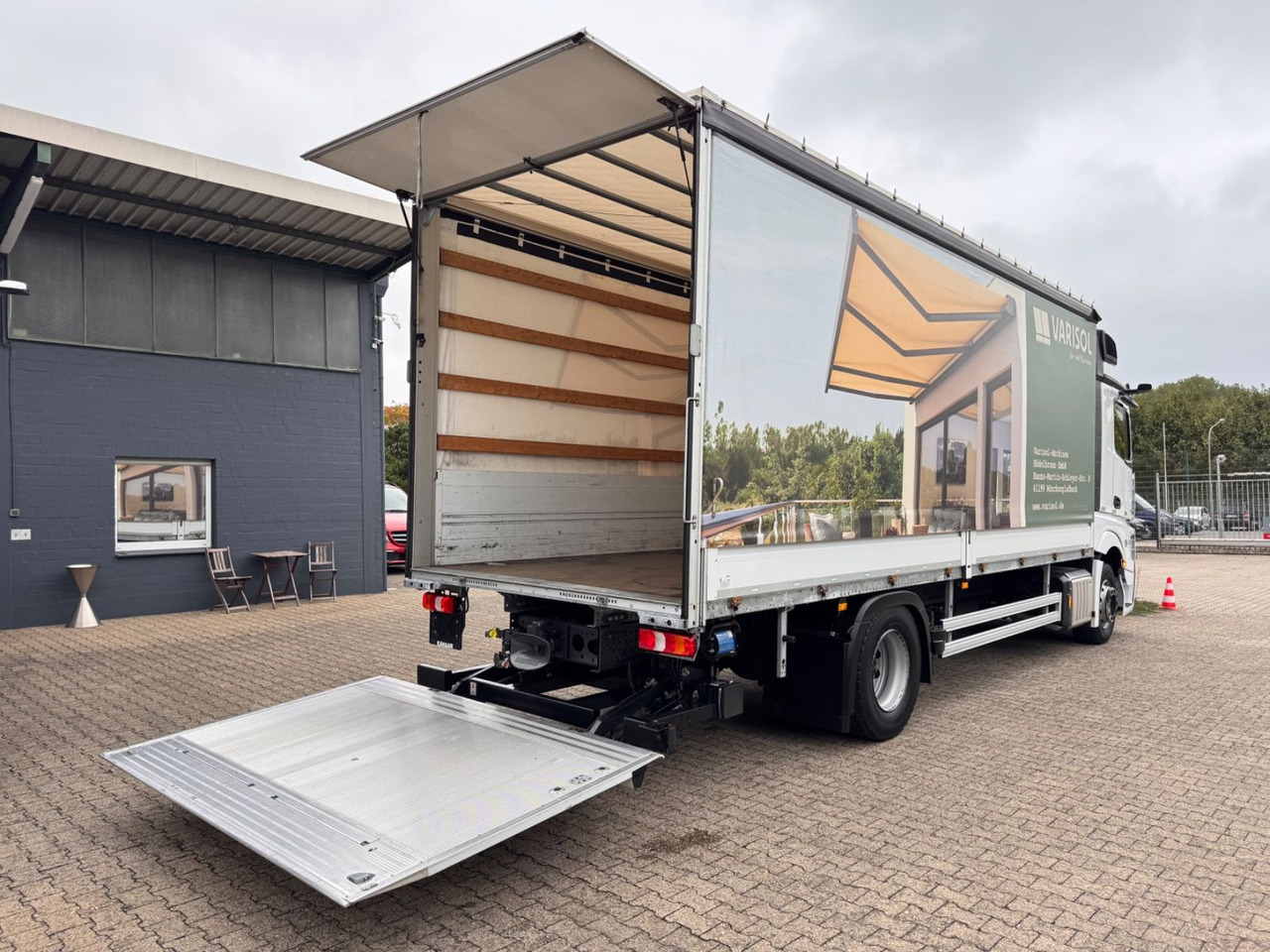 Mercedes-Benz 1833 Actros 5 StreamSPace LBW - 侧帘卡车:图5 Mercedes-Benz 1833 Actros 5 StreamSPace LBW - 侧帘卡车:图5
