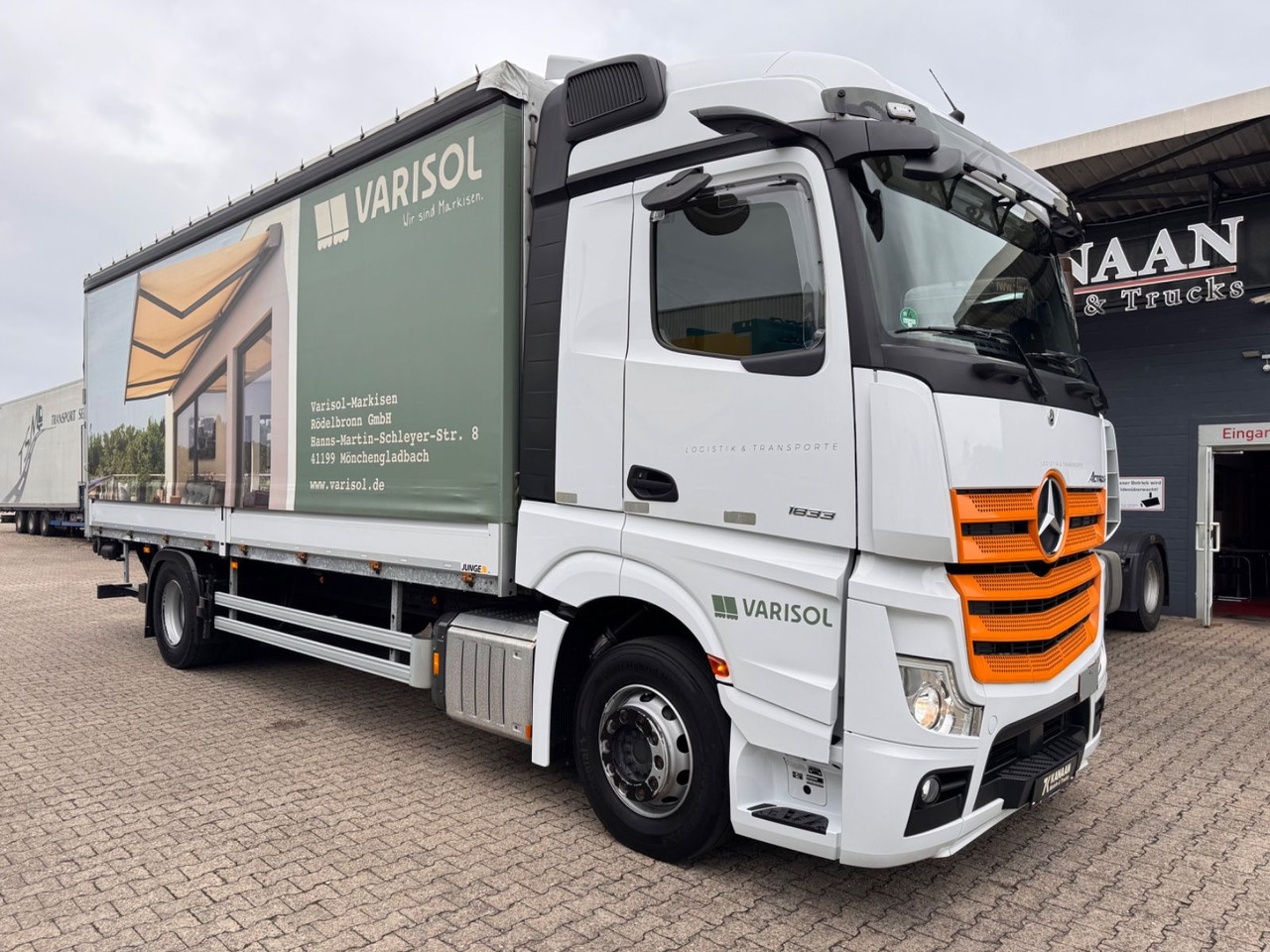Mercedes-Benz 1833 Actros 5 StreamSPace LBW - 侧帘卡车:图1 Mercedes-Benz 1833 Actros 5 StreamSPace LBW - 侧帘卡车:图1