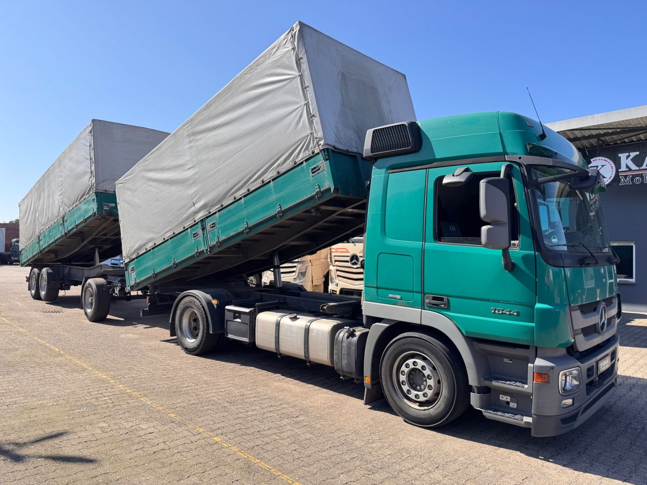 Mercedes-Benz 1844 Actros MP3 3-SeitenKipper Getreide Pritsche - 翻斗车:图1 Mercedes-Benz 1844 Actros MP3 3-SeitenKipper Getreide Pritsche - 翻斗车:图1