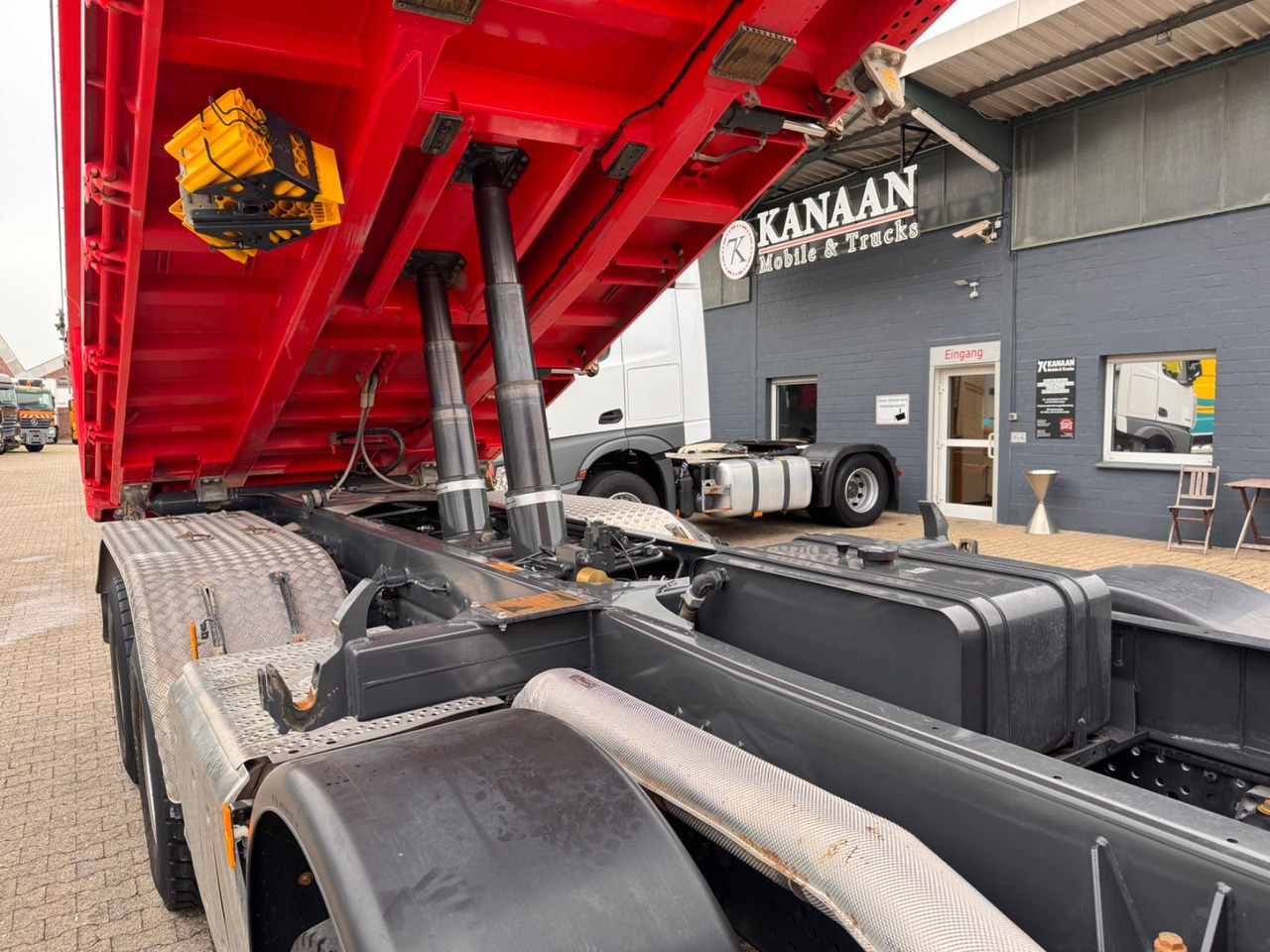 翻斗车 Mercedes-Benz 3246 K Arocs 8x4 Meiller Bordmatik:图21 翻斗车 Mercedes-Benz 3246 K Arocs 8x4 Meiller Bordmatik:图21