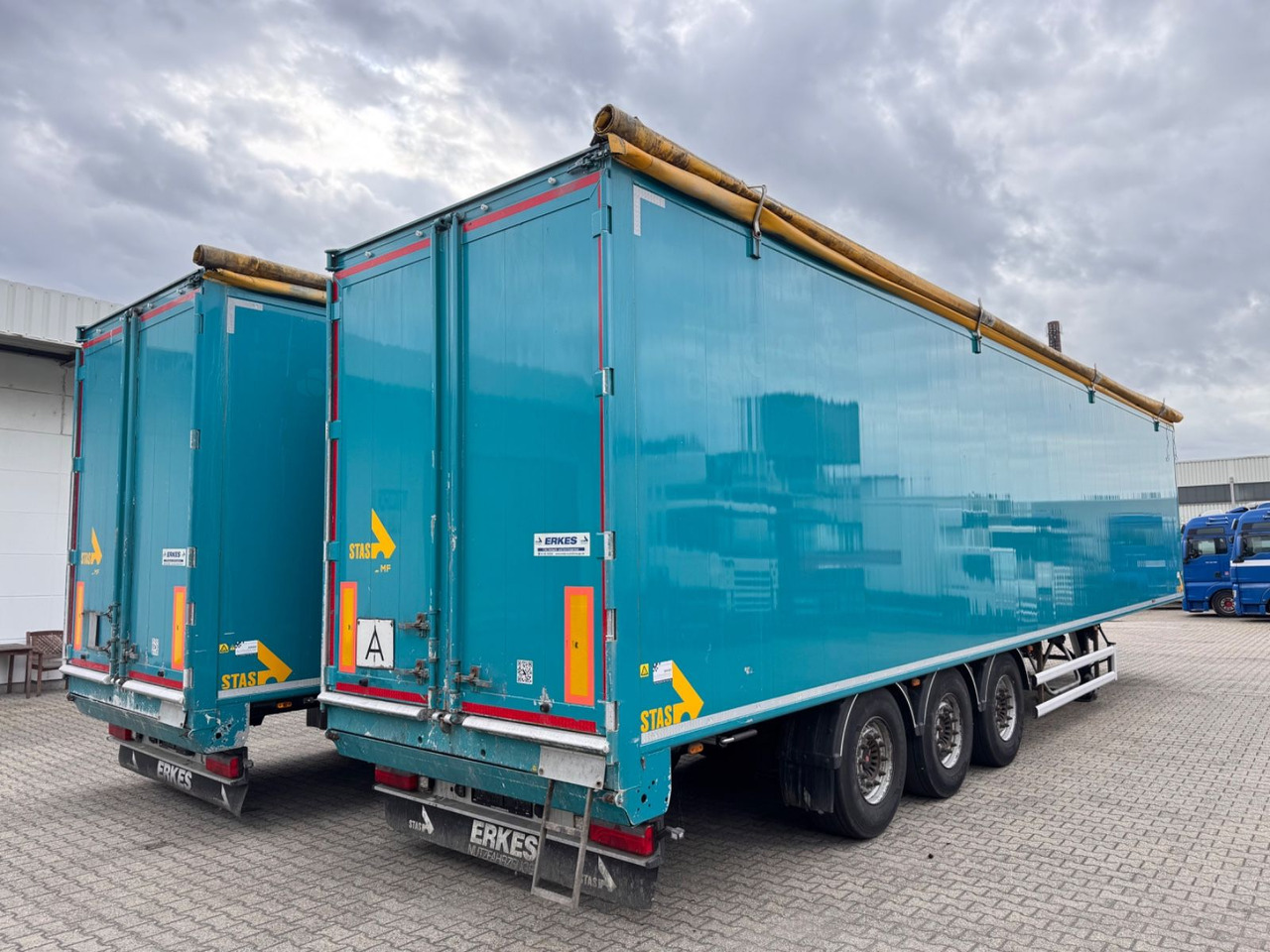 Stas S 300 ZX Walkingfloor Schubboden 2 x Vorhanden - 活动底半拖车:图1 Stas S 300 ZX Walkingfloor Schubboden 2 x Vorhanden - 活动底半拖车:图1