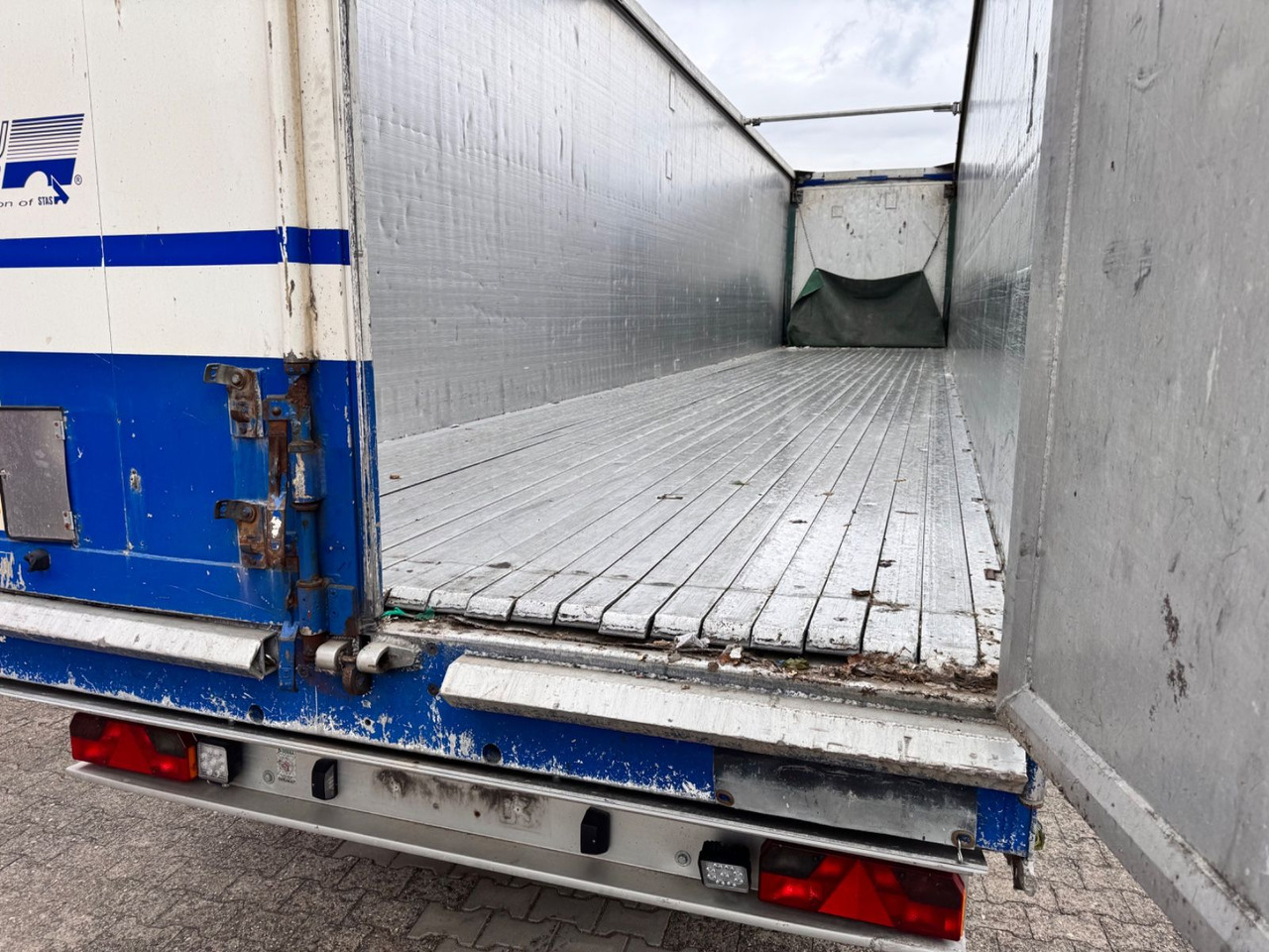Stas S300 ZX Walkingfloor 3 x Vorhanden TÜV NEU - 活动底半拖车:图5 Stas S300 ZX Walkingfloor 3 x Vorhanden TÜV NEU - 活动底半拖车:图5