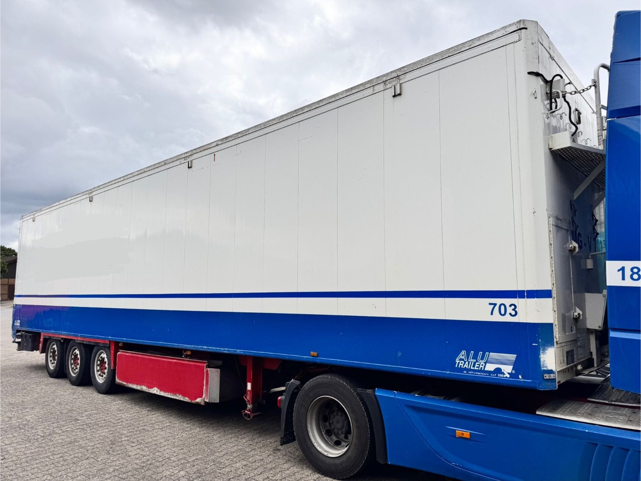 Stas S300 ZX Walkingfloor 3 x Vorhanden TÜV NEU - 活动底半拖车:图4 Stas S300 ZX Walkingfloor 3 x Vorhanden TÜV NEU - 活动底半拖车:图4