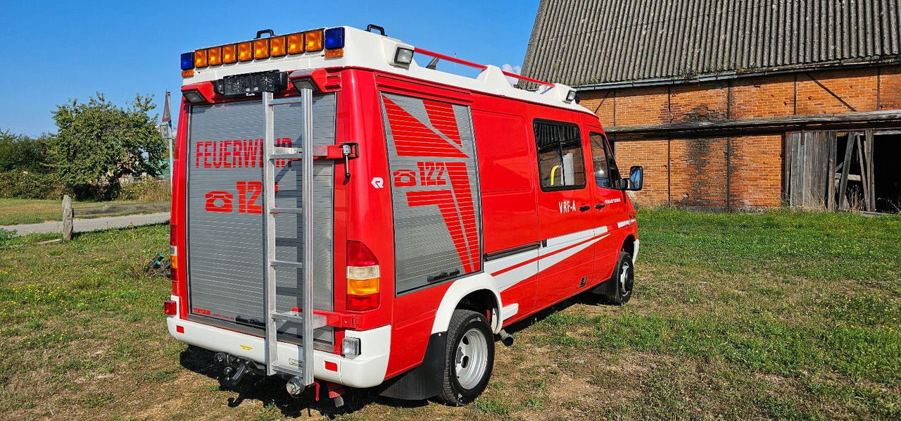 Mercedes-Benz Allrad Sprinter 416 Feuerwehr 4x4 VAN - 小型货车:图5 Mercedes-Benz Allrad Sprinter 416 Feuerwehr 4x4 VAN - 小型货车:图5