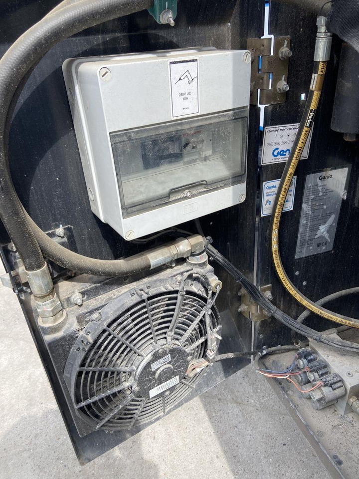 剪式升降机 Genie GS4390RT (3214)：图16