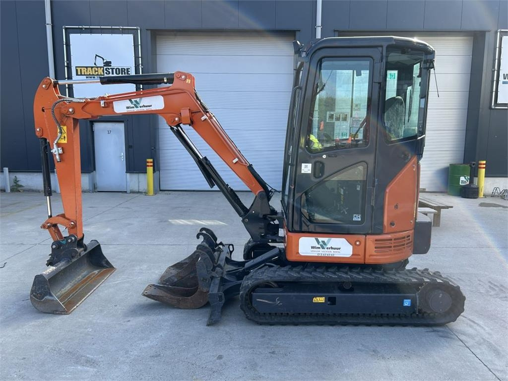Hitachi ZX26U-6 (9989)  - 小型挖掘机:图1 Hitachi ZX26U-6 (9989)  - 小型挖掘机:图1