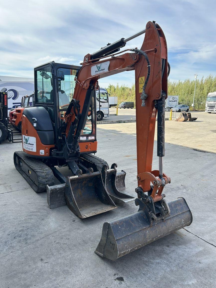 Hitachi ZX33U-6 (7740)  - 小型挖掘机:图3 Hitachi ZX33U-6 (7740)  - 小型挖掘机:图3
