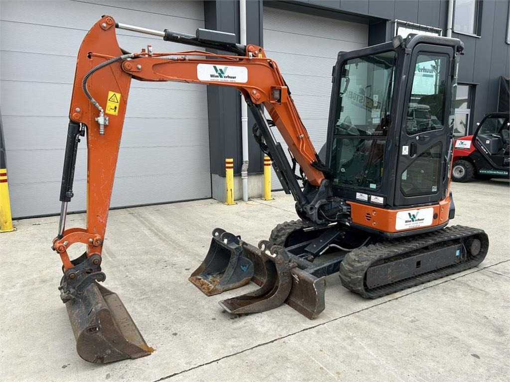 Hitachi ZX33U-6 (7789)  - 小型挖掘机:图2 Hitachi ZX33U-6 (7789)  - 小型挖掘机:图2
