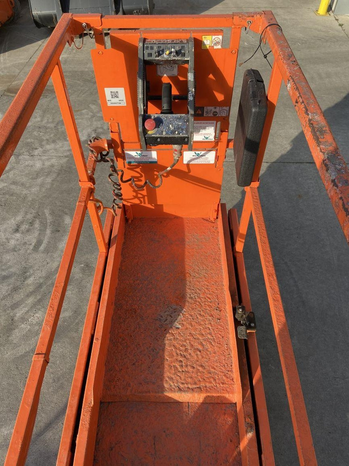 JLG 1930ES (4520) - 剪式升降机:图4 JLG 1930ES (4520) - 剪式升降机:图4