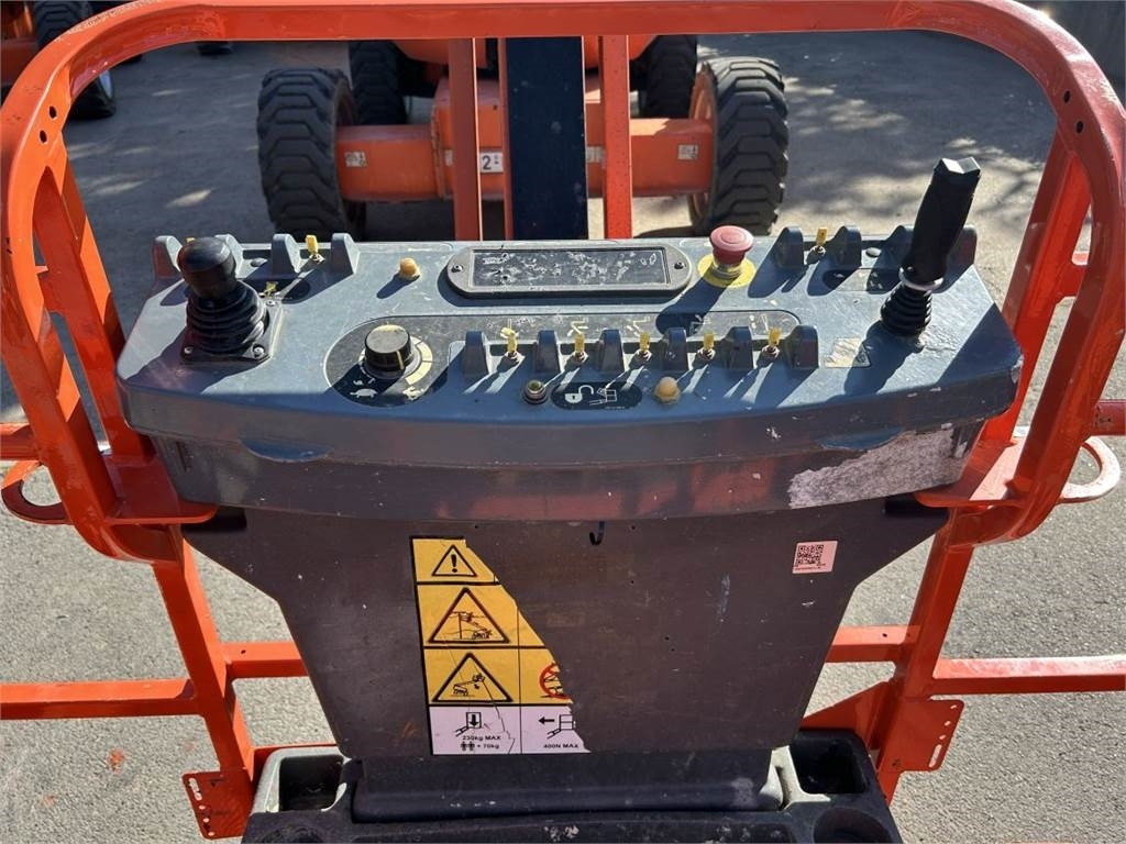 JLG 600 AJ (3218) - 铰接臂:图3 JLG 600 AJ (3218) - 铰接臂:图3