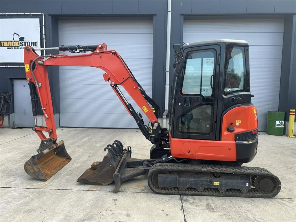 Kubota U36-4 (7398)  - 小型挖掘机:图1 Kubota U36-4 (7398)  - 小型挖掘机:图1