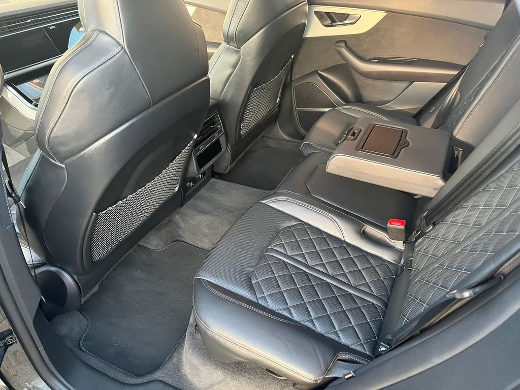 Audi Q8 50 TDI quattro tiptronic 22 Zoll*3xSline*Pano Audi Q8 50 TDI quattro tiptronic 22 Zoll*3xSline*Pano - 越野车:图4 Audi Q8 50 TDI quattro tiptronic 22 Zoll*3xSline*Pano Audi Q8 50 TDI quattro tiptronic 22 Zoll*3xSline*Pano - 越野车:图4