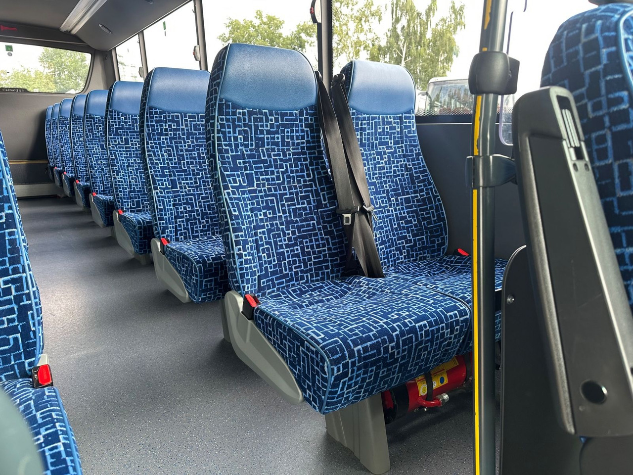 Iveco Rapido 70C18 (wenig Km*7.2t*33 Sitze) Rosero - 小型巴士, 小型客车:图5 Iveco Rapido 70C18 (wenig Km*7.2t*33 Sitze) Rosero - 小型巴士, 小型客车:图5