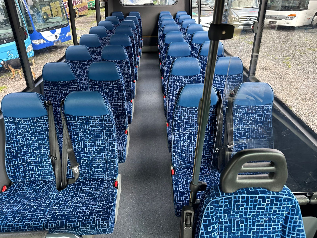 小型巴士, 小型客车 Iveco Rapido 70C18 (wenig Km*7.2t*33 Sitze) Rosero:图10 小型巴士, 小型客车 Iveco Rapido 70C18 (wenig Km*7.2t*33 Sitze) Rosero:图10