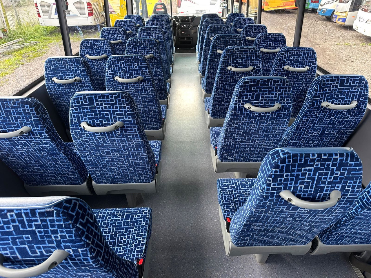 小型巴士, 小型客车 Iveco Rapido 70C18 (wenig Km*7.2t*33 Sitze) Rosero:图13 小型巴士, 小型客车 Iveco Rapido 70C18 (wenig Km*7.2t*33 Sitze) Rosero:图13