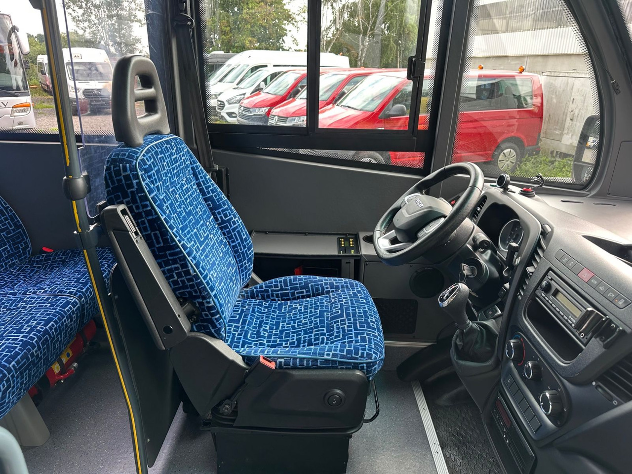 Iveco Rapido 70C18 (wenig Km*7.2t*33 Sitze) Rosero - 小型巴士, 小型客车:图4 Iveco Rapido 70C18 (wenig Km*7.2t*33 Sitze) Rosero - 小型巴士, 小型客车:图4