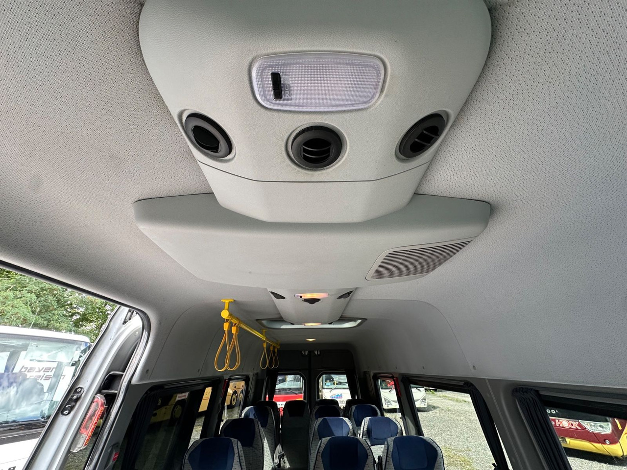小型巴士, 小型客车 Mercedes-Benz Sprinter 516 CDi：图16