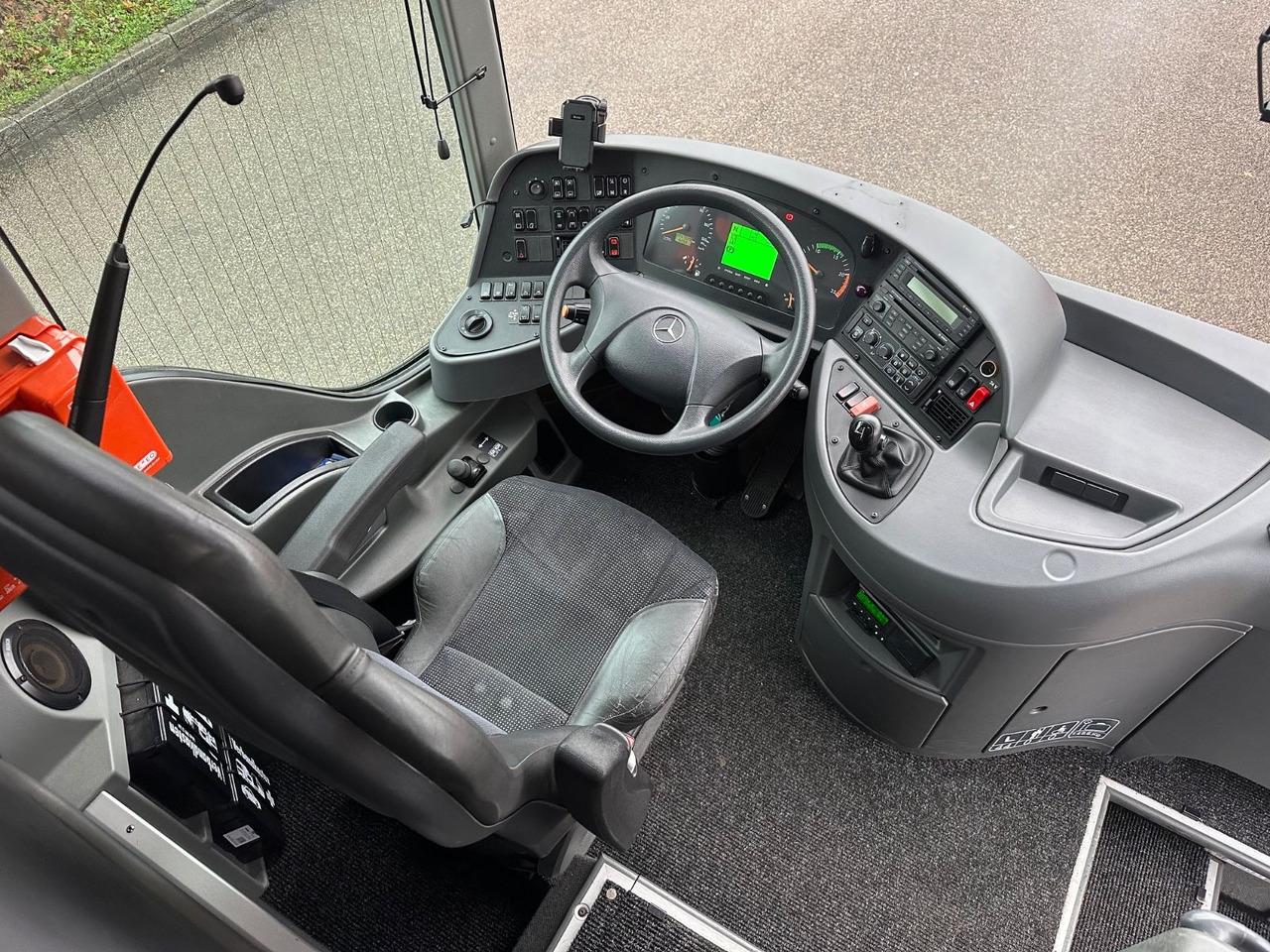 Mercedes-Benz Tourismo O350 15 RHD (205 tKm*DE*TOP) - 长途客车:图5 Mercedes-Benz Tourismo O350 15 RHD (205 tKm*DE*TOP) - 长途客车:图5