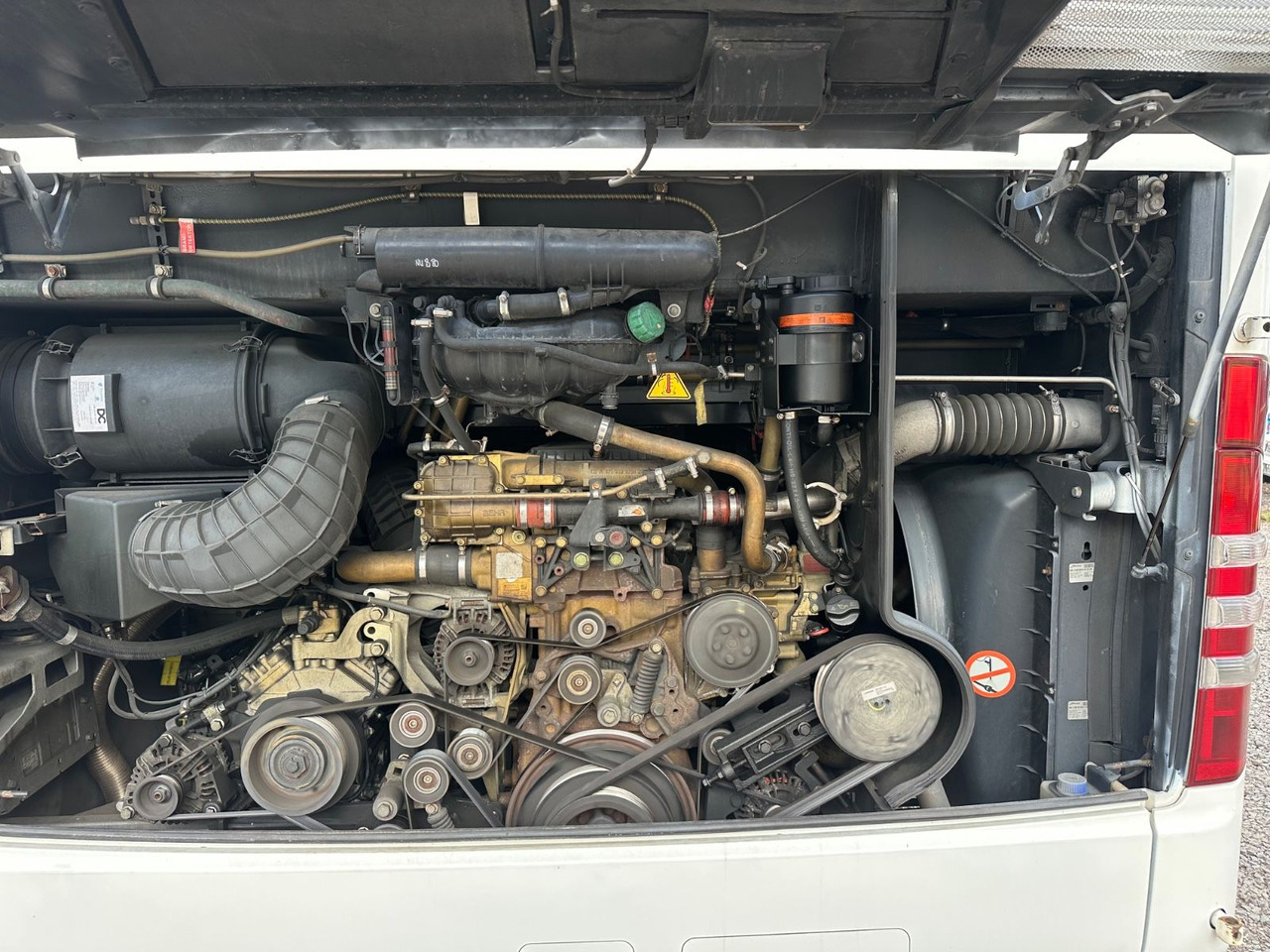 Mercedes-Benz Travego O580 16 RHD-M (LuxLine*Euro 6*TOP*DE) - 长途客车:图5 Mercedes-Benz Travego O580 16 RHD-M (LuxLine*Euro 6*TOP*DE) - 长途客车:图5