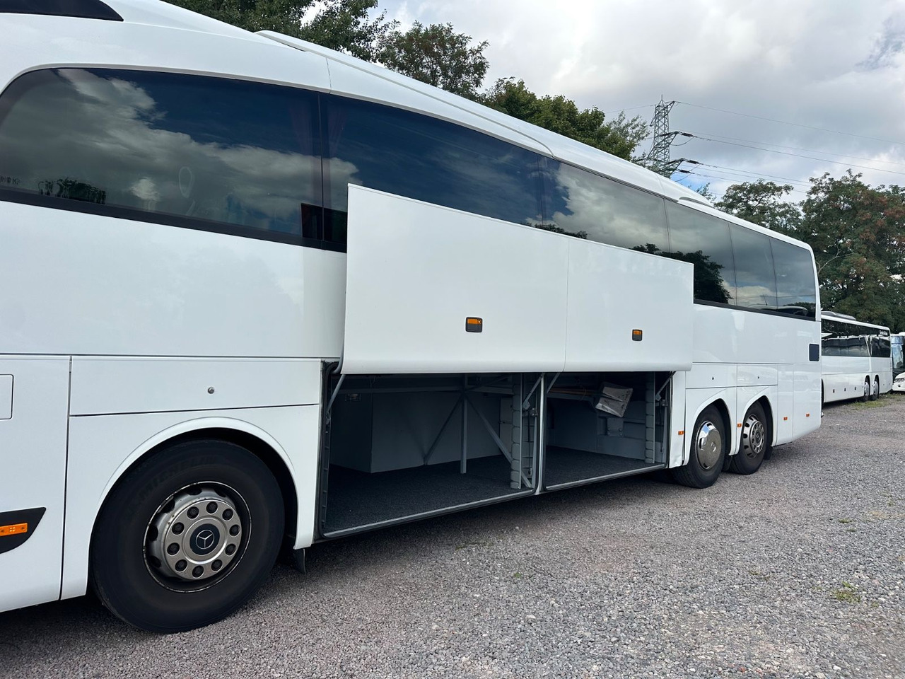 Mercedes-Benz Travego O580 16 RHD-M (LuxLine*Euro 6*TOP*DE) - 长途客车:图4 Mercedes-Benz Travego O580 16 RHD-M (LuxLine*Euro 6*TOP*DE) - 长途客车:图4
