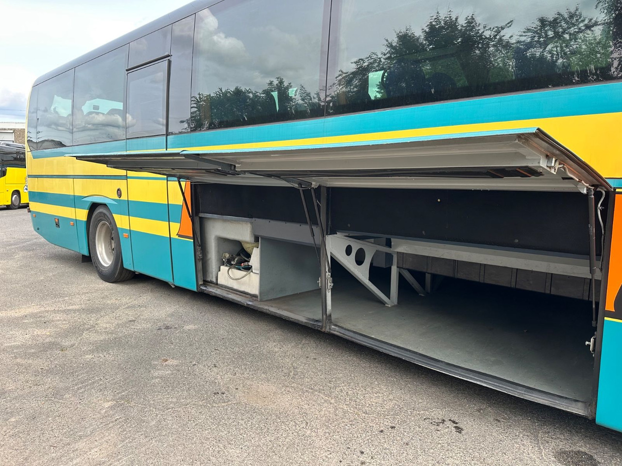 Neoplan P25 Trendliner 3516ÜC Klimaanlage*WC*57 Sitze Neoplan P25 Trendliner 3516ÜC Klimaanlage*WC*57 Sitze - 长途客车:图4 Neoplan P25 Trendliner 3516ÜC Klimaanlage*WC*57 Sitze Neoplan P25 Trendliner 3516ÜC Klimaanlage*WC*57 Sitze - 长途客车:图4