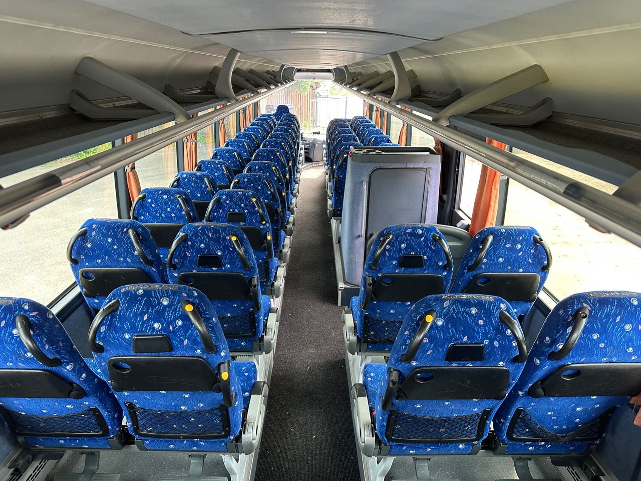 长途客车 Neoplan P25 Trendliner 3516ÜC Klimaanlage*WC*57 Sitze Neoplan P25 Trendliner 3516ÜC Klimaanlage*WC*57 Sitze:图18 长途客车 Neoplan P25 Trendliner 3516ÜC Klimaanlage*WC*57 Sitze Neoplan P25 Trendliner 3516ÜC Klimaanlage*WC*57 Sitze:图18