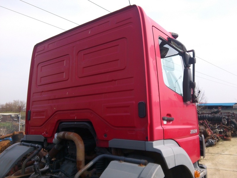 MERCEDES BENZ ATEGO 1823 1828 2528 - 驾驶室:图4 MERCEDES BENZ ATEGO 1823 1828 2528 - 驾驶室:图4